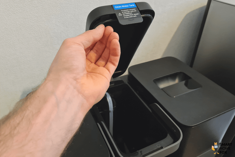 Уплотнение емкости для воды Roborock S7 MaxV Ultra Station крупным планом